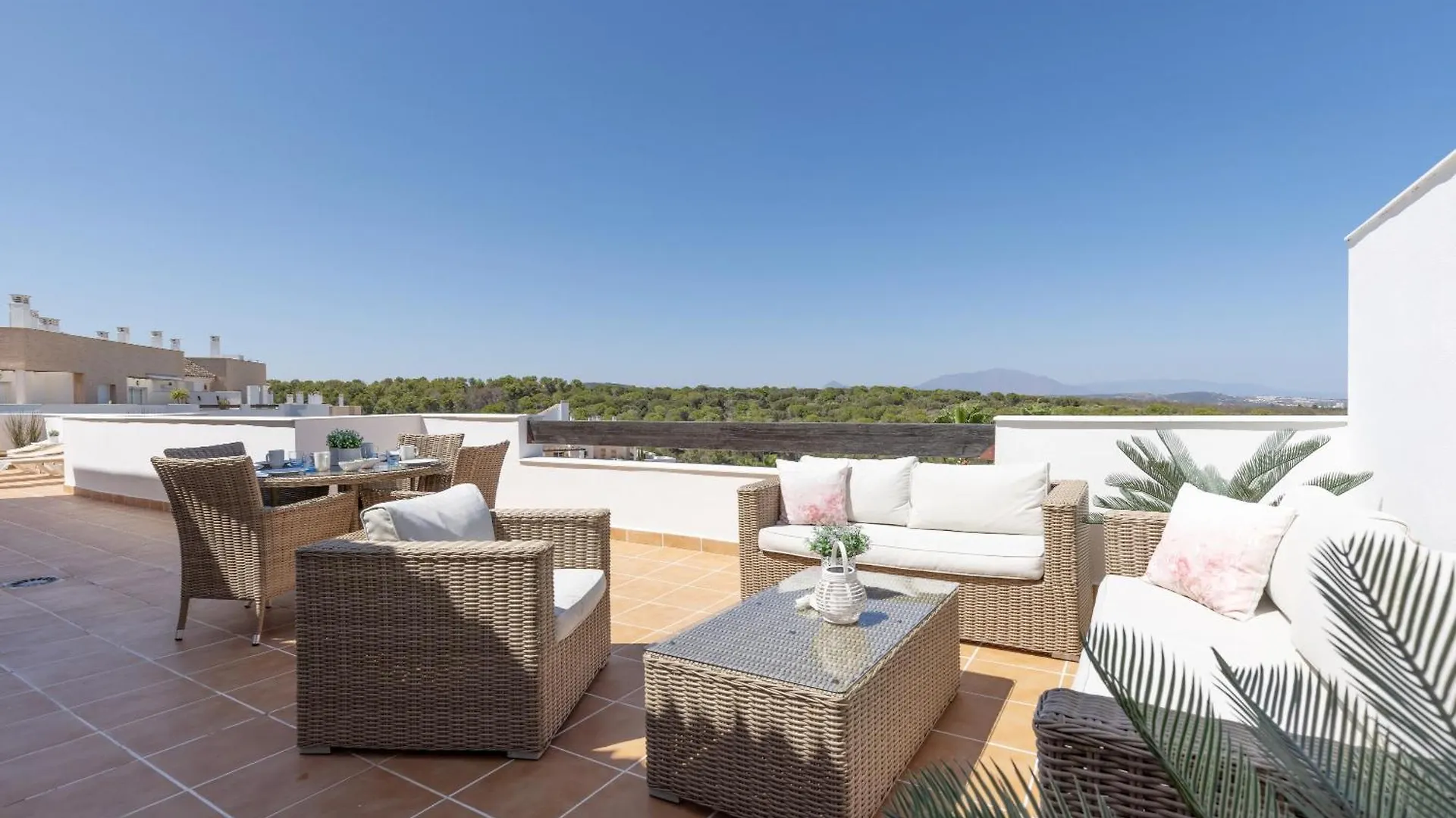 Penthouse Apartment In Alcaidesa Spain